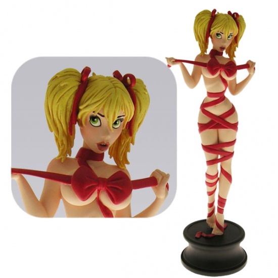 attakus_statue_pinup_mandy